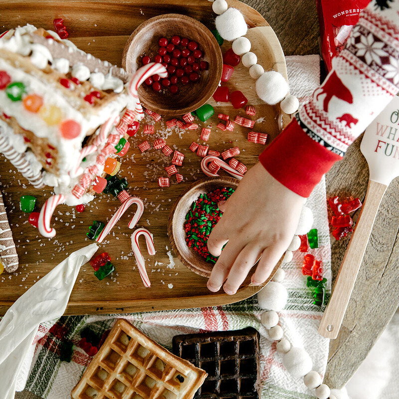 gingerbread decorating