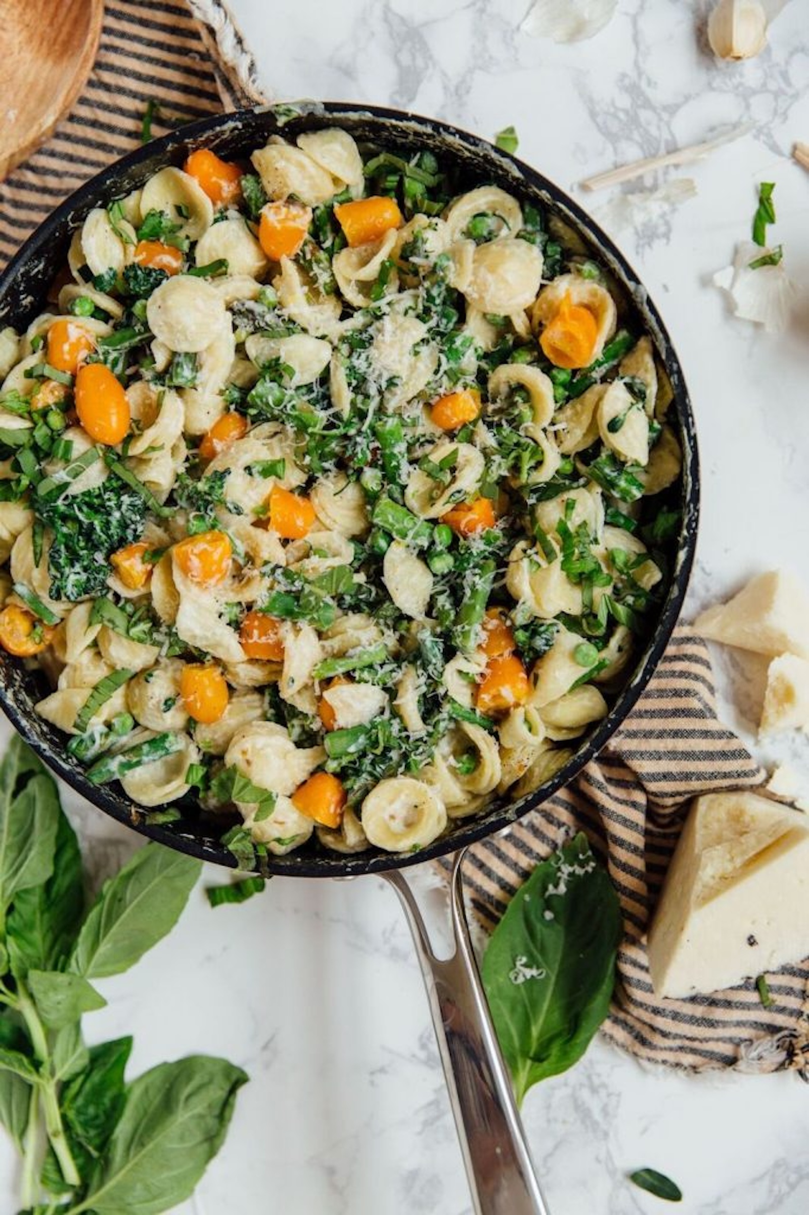 one-pot pasta primavera with summer veggies & ricotta