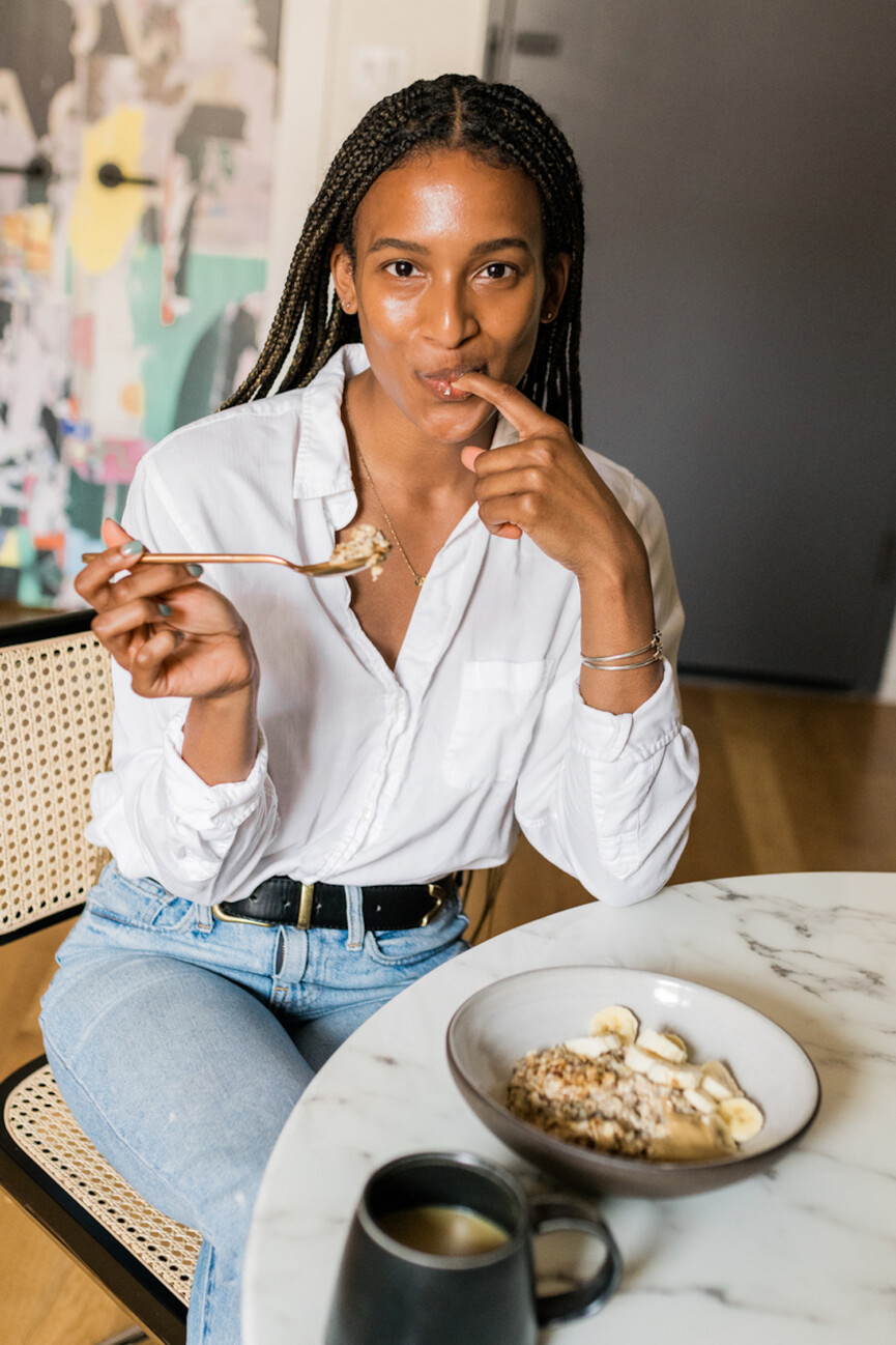 Shanika Hillocks eating oatmeal_carb myths